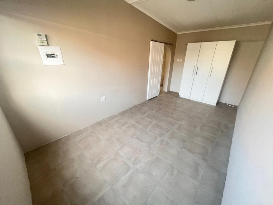 To Let 2 Bedroom Property for Rent in Cambridge Eastern Cape